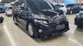 [ LOW KM ] Toyota Vellfire ZG AT 2014