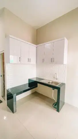Disewakan Rumah Semi Furnished lokasi dkt RS Dr OEN Solo Baru