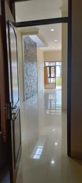 Rumah minimalis siap huni di komplek Cisaranteun Arcamanik Bandung