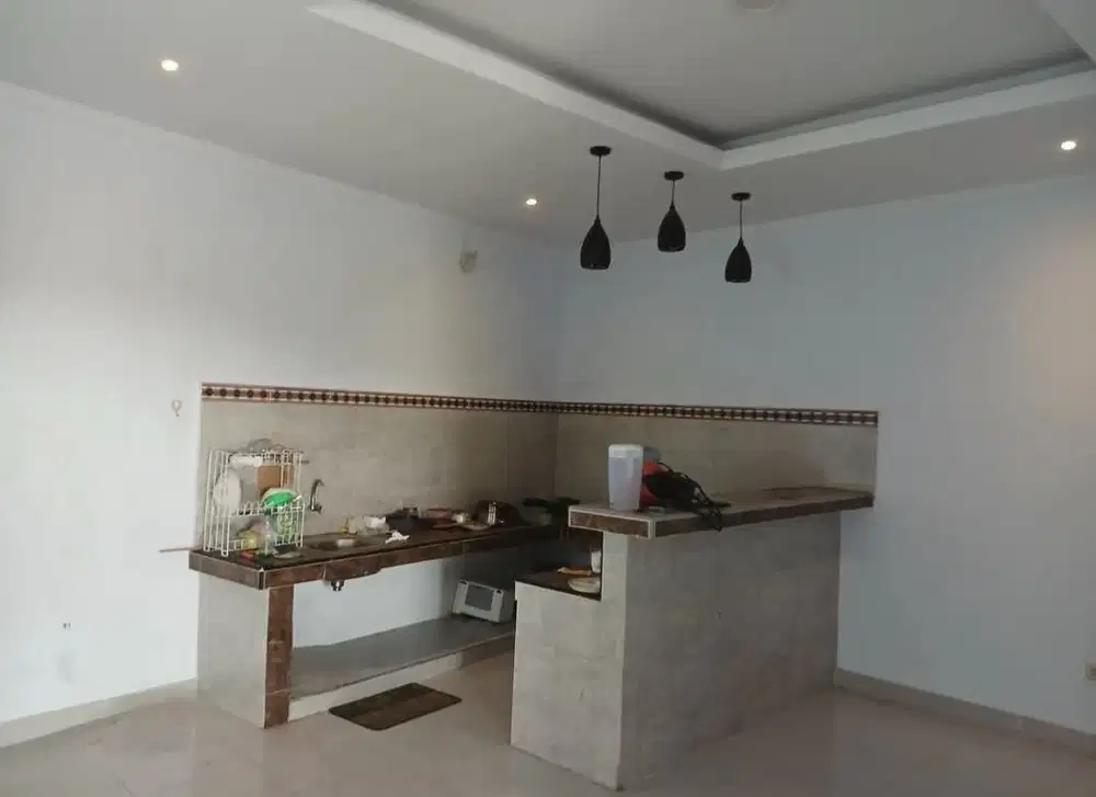 Di Jual Rumah dan ruko 2 lantai Sukawati