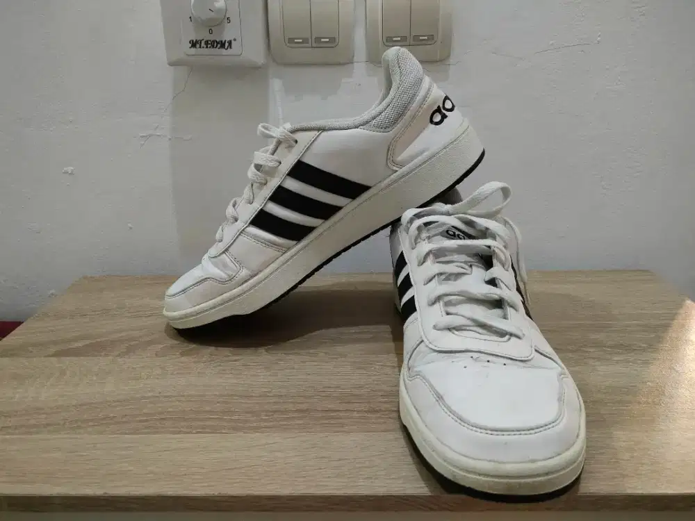 Sepatu Adidas Hoops 2.0 Original Like New