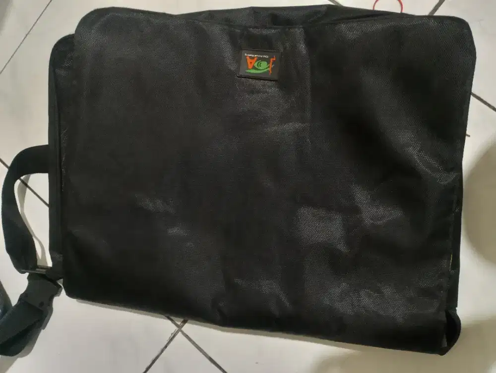 Tas selempang parasut kota wisata