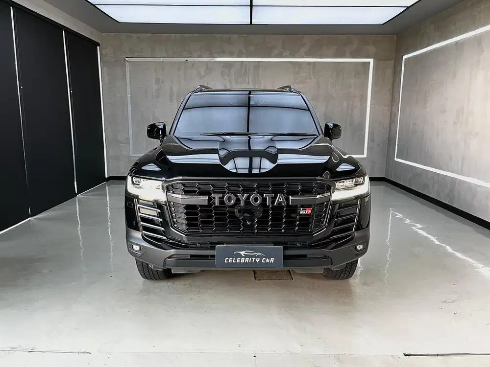 Toyota Land Cruiser 300 GR-S AT 2023