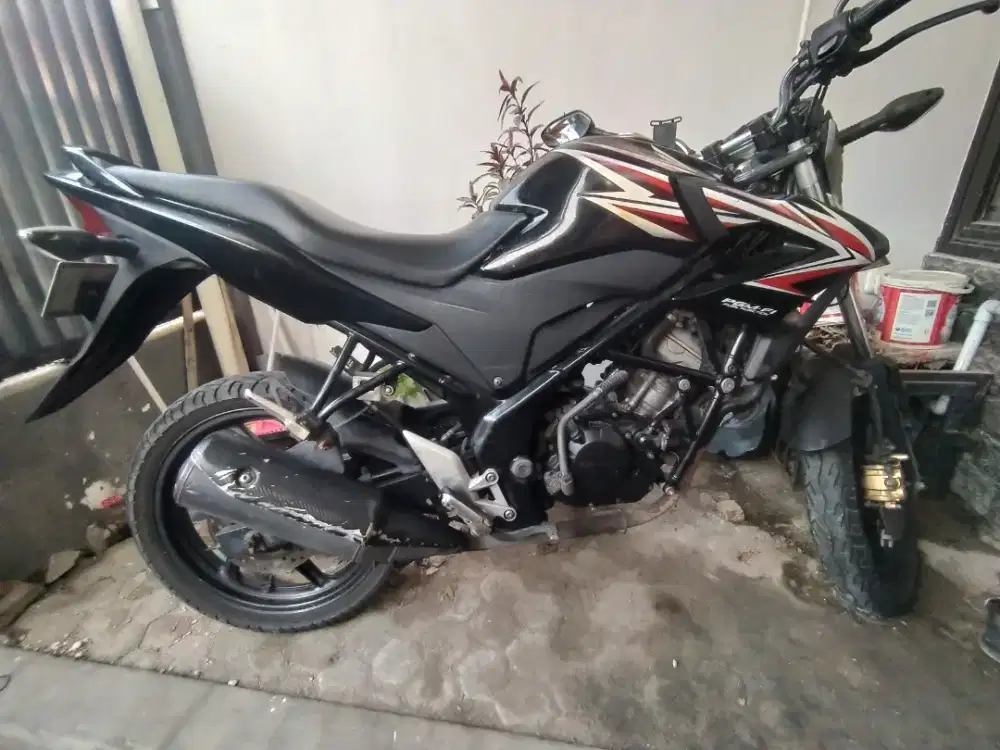 Honda CB 150R Old 2013 Lengkap