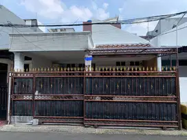 Rumah kontrak/sewa (Baru Renovasi) Duren Sawit Jaktim strategis