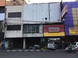 Dijual 2 unit Ruko di Jalan Raya Gajah Mada 3,5 Lantai