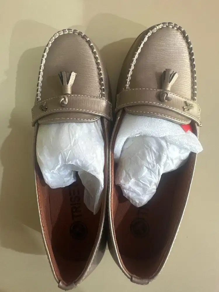 SEPATU TRISET uk 36