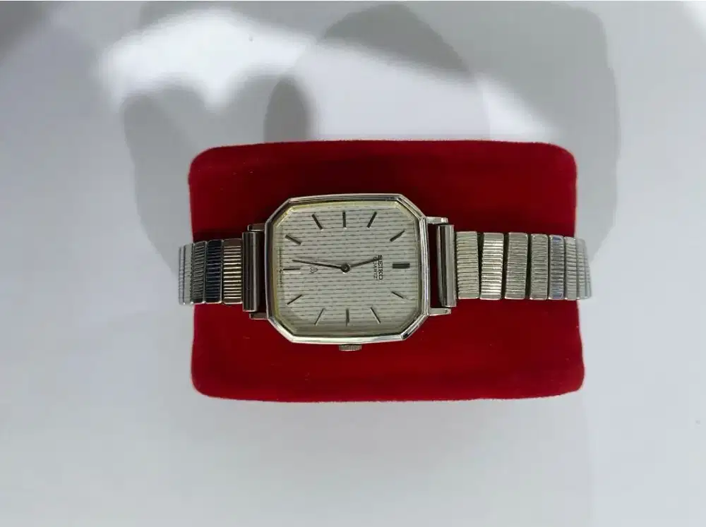 Jam Tangan Vintage Classic Seiko Tank Silver Japan R 971057