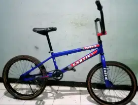 Dijual sepeda BMX EXOTIC msih bgus rem torpedo ban tebal btangan keker