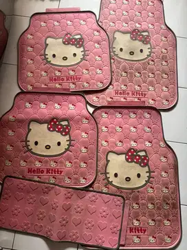 Karpet mobil Hello Kitty