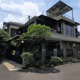 Rumah Bagus 2 Setengah Lantai Di Duta Harapan S9080