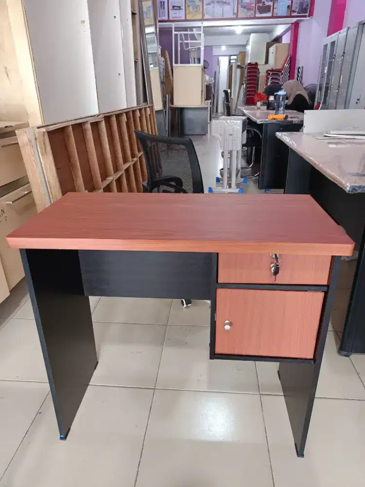 Meja Kios/Meja Kerja Minimalis