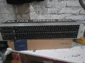 EQUALIZER ANTI FEED BACK ( ultra Graph Pro GEQ 3102