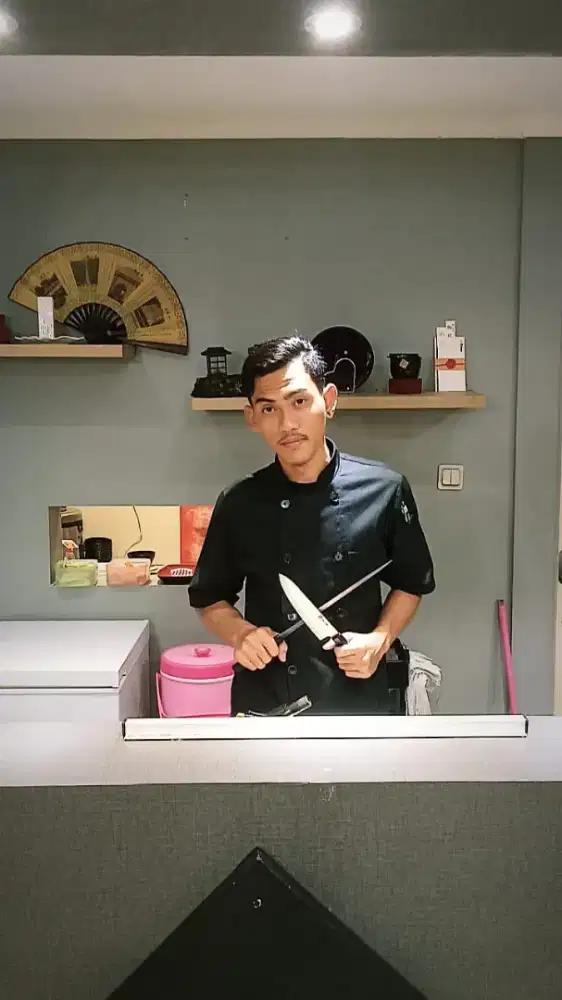 Cari pekerjaan sebagai chef sushi