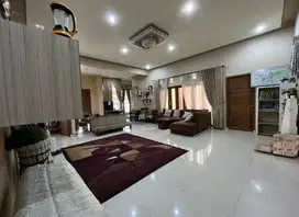 Rumah Luas Dekat Kampus Jakal