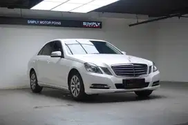 MERCEDES BENZ E200 CGI AT 2013 PUTIH