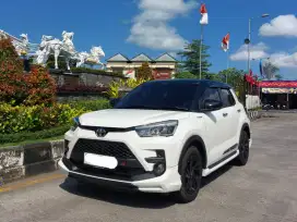 1.0 Raize GR sport two tone 2023