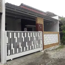 Rumah Mungil di Pusat Kampus Swasta Seturan