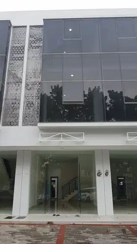RUKO PASAR MODERN BSD 3 LANTAI HADAP JALAN RAYA
