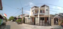 Dijual Rumah 2 Lt Unit Terbatas SHM Siap Huni di Harapan Indah