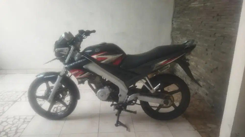 Di jual Vixion Old 3C1 Hitam 2006