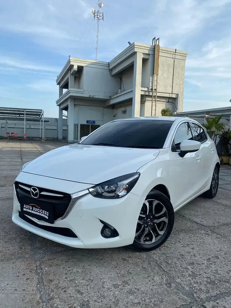 (Km Low 70ribu Record) MAZDA 2 R 1.5 AT 2016