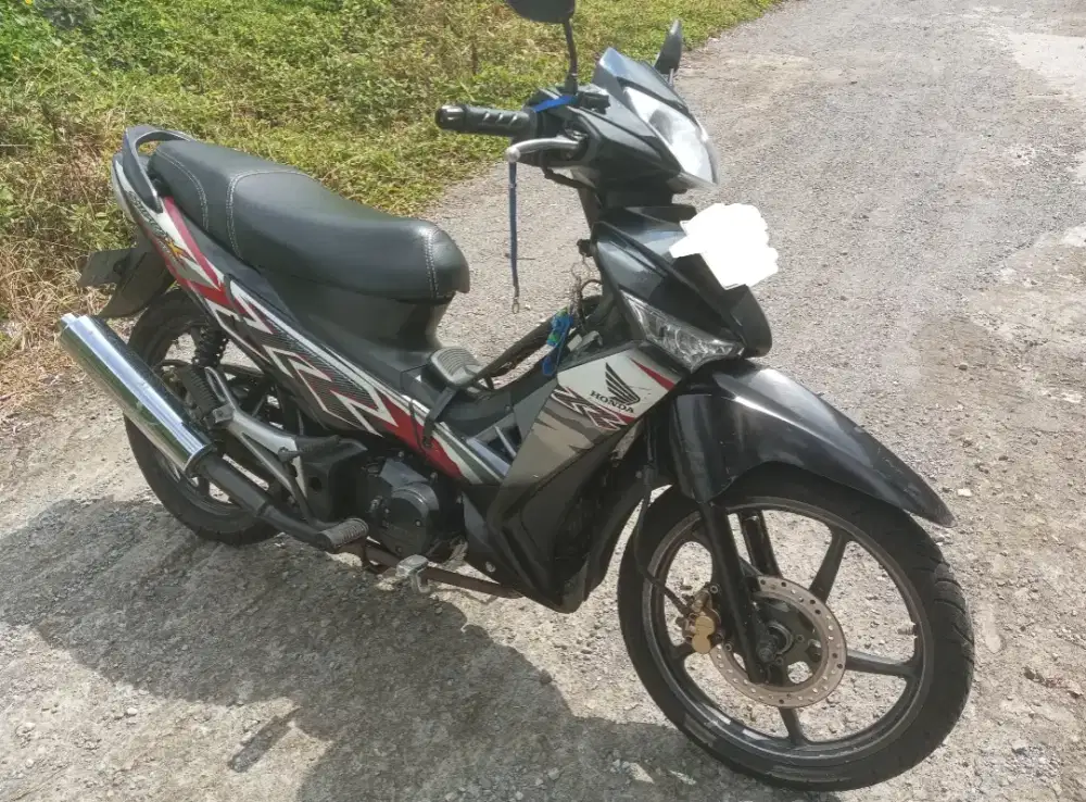 Sepeda Motor Bekas Honda Supra x 125 r 2011