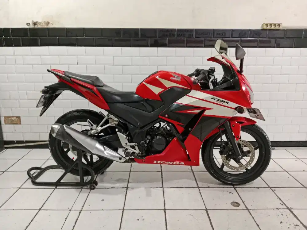 Honda cbr tahun 2015