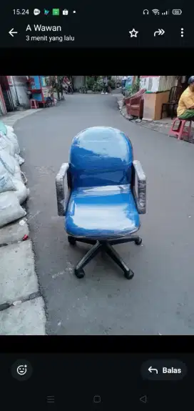 Kursi kantor staf roda