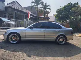 BMW 318i 2003 Bensin