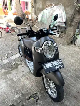 Honda scoopy 2018 abu-abu