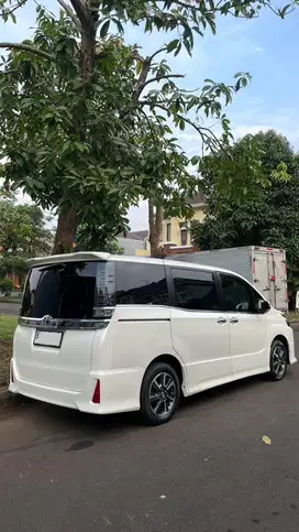 Toyota Voxy 2017 Bensin