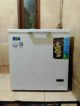 Di jual frezzer box merk RSA kapasitas 199 liter Normal dingin beku