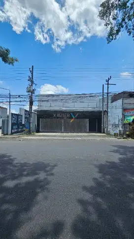Turun Harga ! Rumah Usaha Strategis Malang Kota