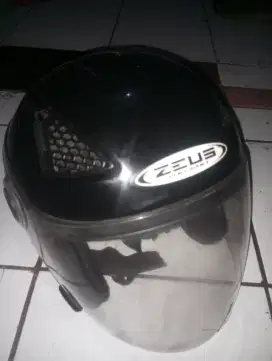 Helm ZEUS 610C XL
