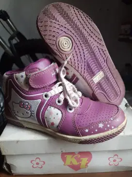 Sepatu Anak Hello Kitty Mulus