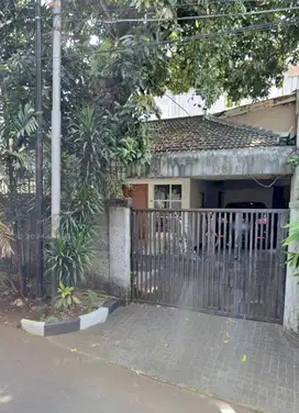 Dijual Rumah Tua di Radio Dalam Kebayoran Baru dibawah NJOP Luas tanah 348 m2