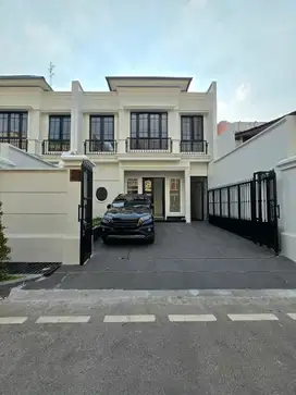 Rumah baru design american classic di Cempaka putih jakarta pusat