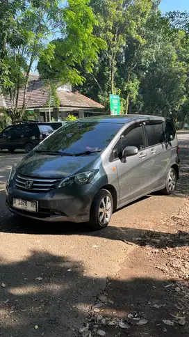 Honda Freed 2010 Bensin