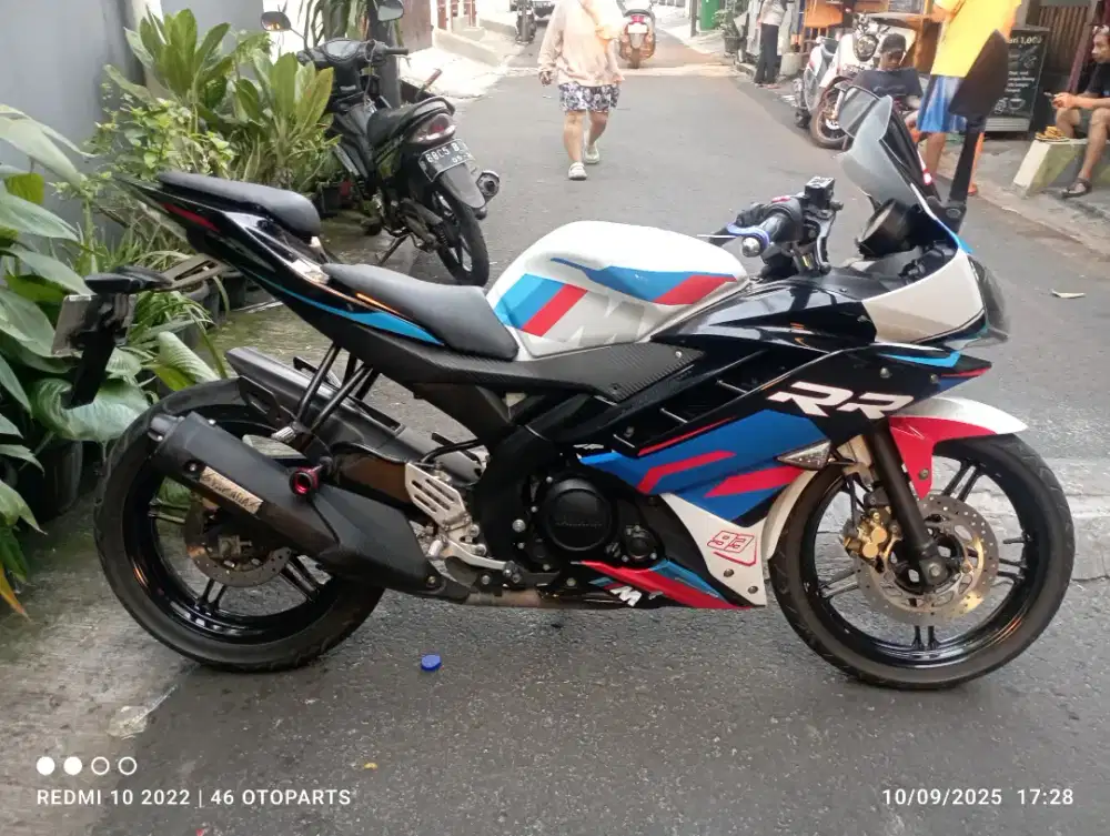 Dijual YZF R15 Sport Surat Lengkap Pajak On