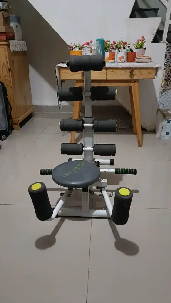 Alat Gym, pengecil perut merk BODY PLUS