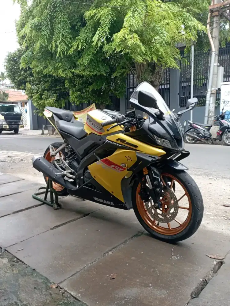 Yamaha R15 V3 2018 Kuning asli Low KM