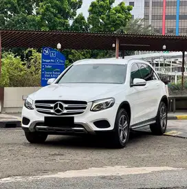Mercedes Benz C200 2017 LOW KM