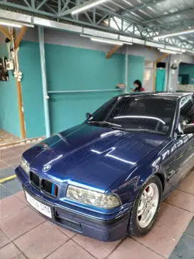 BMW 320i 1994 Bensin