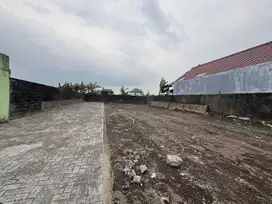 1 Unit Terakhir  Tanah Tepi Aspal di Jl Damai