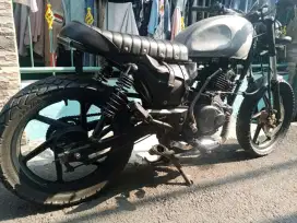 Motor pulshar custom