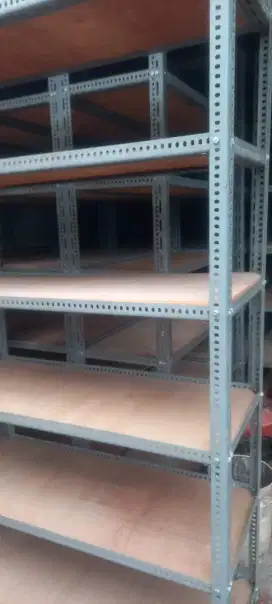 Di jual cepat rak besi  bisa buat kantor warung dll