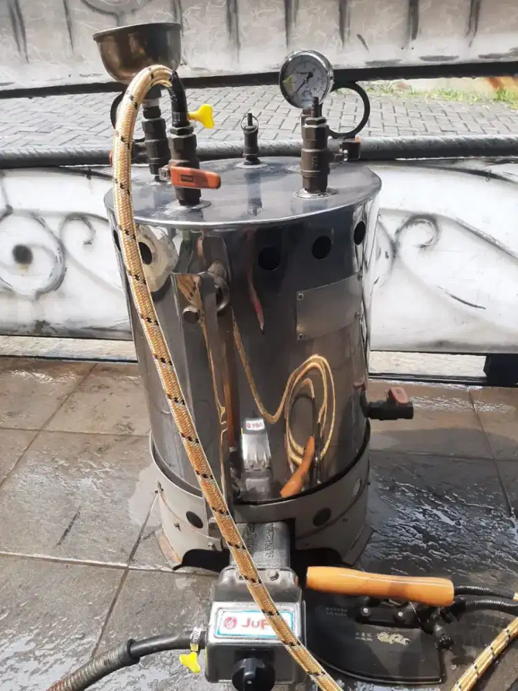 Dijual Setrika Uap 15 L komplit 
Merk JUPE Rp 2,3 dan 10 L komplit