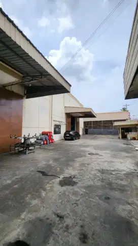 SEWA GUDANG MARGOMULYO INDAH JALAN UTAMA BESAR LANGKA SIAP PAKAI SBY