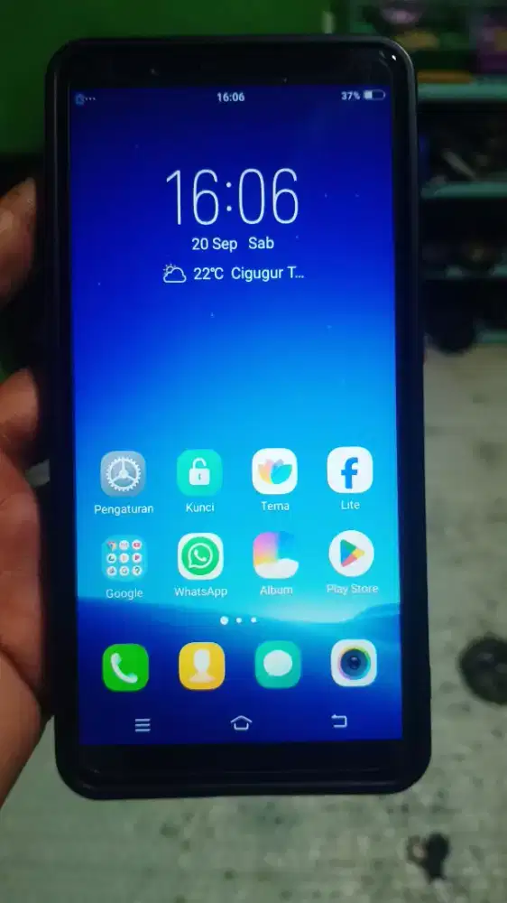 Vivo Y71 4G 2/16 layar 6 inchi mulus